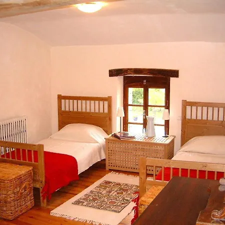 La Bomba Is A Stunning Farmhouse In Glorious Countryside With Private Pool فيلة