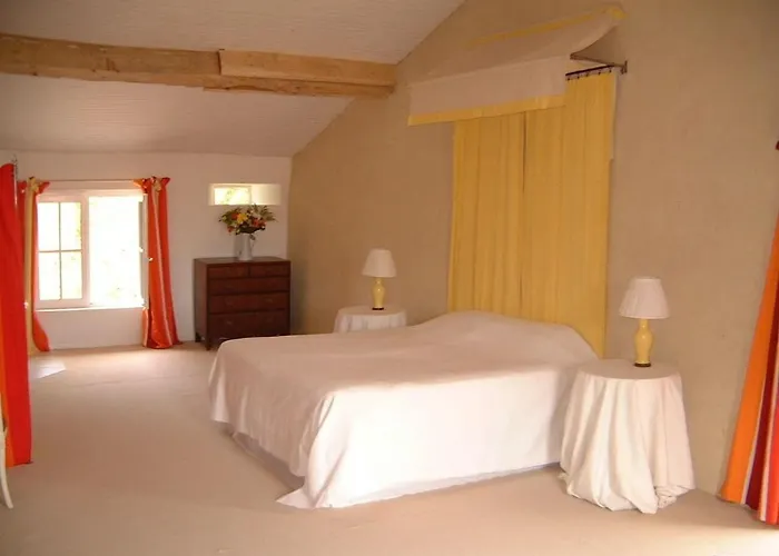 La Bomba Is A Stunning Farmhouse In Glorious Countryside With Private Pool * Saint-Paulet