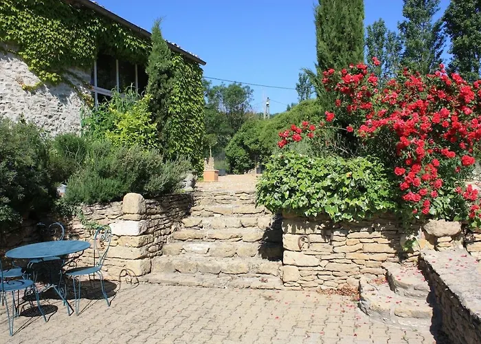 La Bomba Is A Stunning Farmhouse In Glorious Countryside With Private Pool