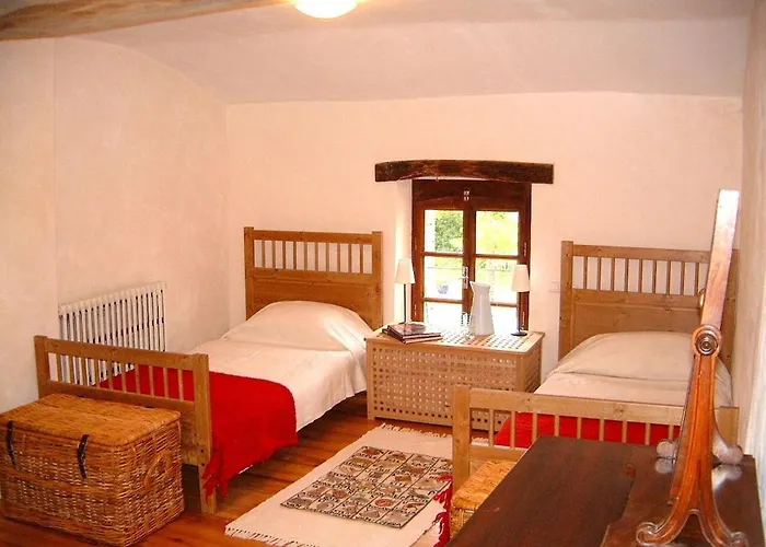 La Bomba Is A Stunning Farmhouse In Glorious Countryside With Private Pool فيلة