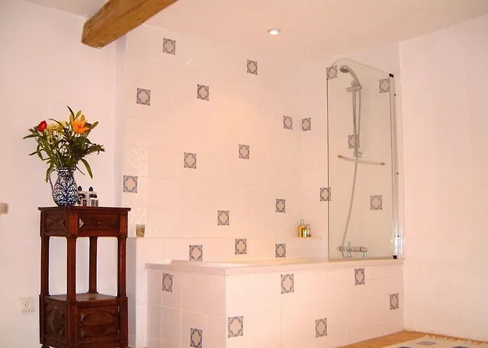 فيلة La Bomba Is A Stunning Farmhouse In Glorious Countryside With Private Pool Saint-Paulet