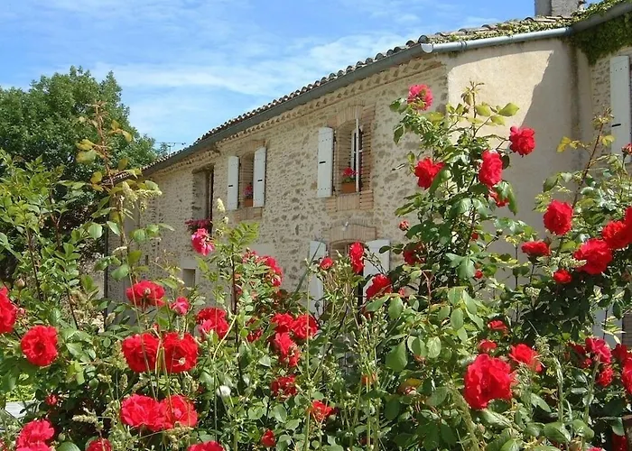 La Bomba Is A Stunning Farmhouse In Glorious Countryside With Private Pool فيلة