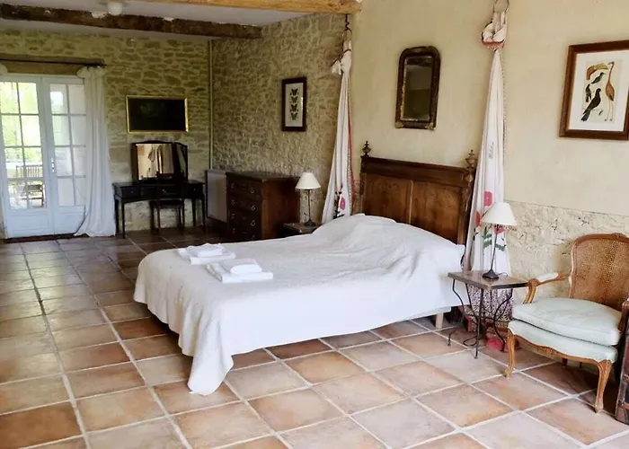 فيلة La Bomba Is A Stunning Farmhouse In Glorious Countryside With Private Pool Saint-Paulet